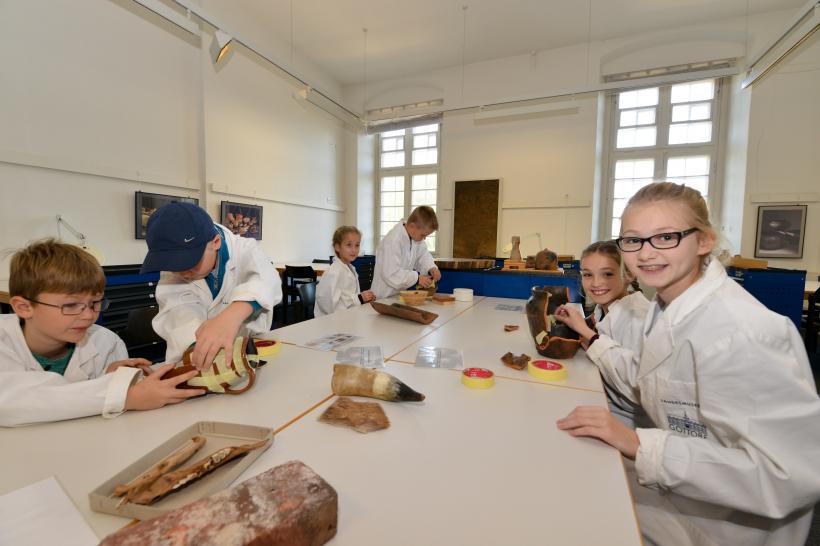 Copiii din alte țări sunt învățați cum să descopere comorile arheologice 18971240