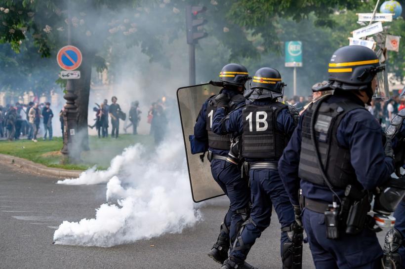 Franța, blocată de proteste masive 18971331