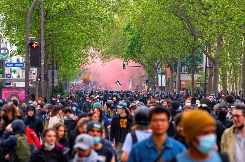 Franța, blocată de proteste masive 18971332