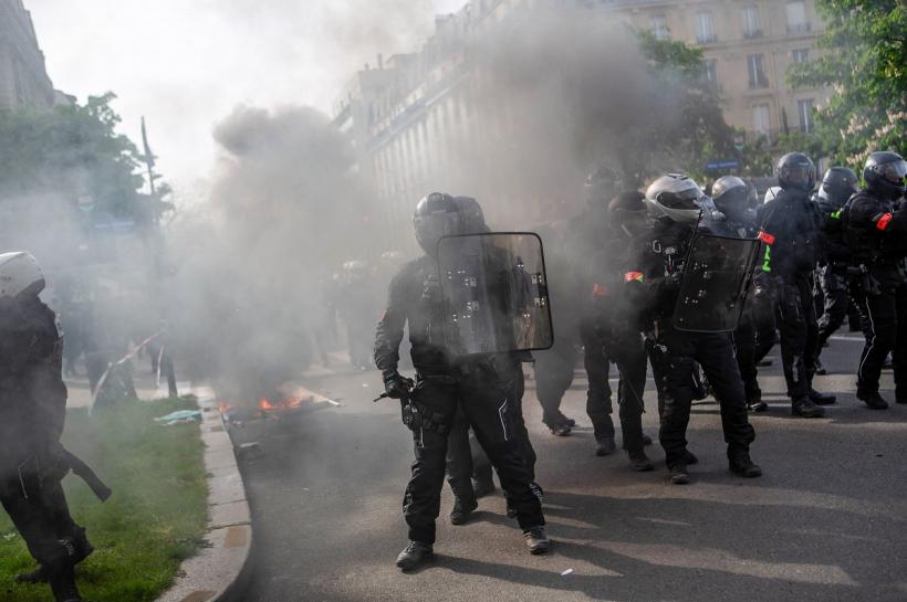 Franța, blocată de proteste masive 18971334