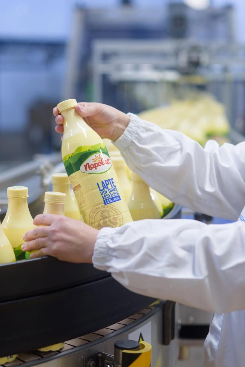 Alarmă dată în Parlament: marele brand românesc Napolact, gata să fie preluat de un miliardar maghiar, revizionist, „orbanist”, pro-rus și filo-chinez