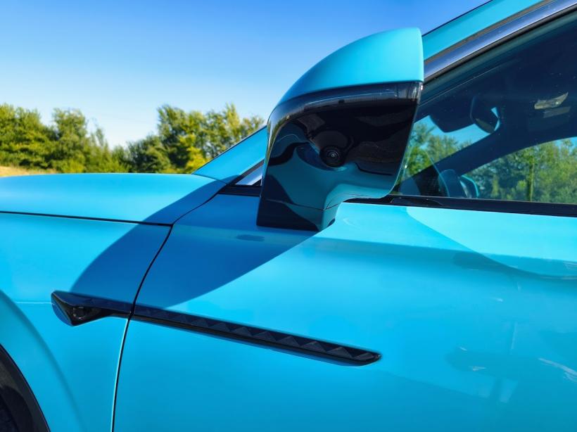 Ce înseamnă un plus la un hibrid 18971583