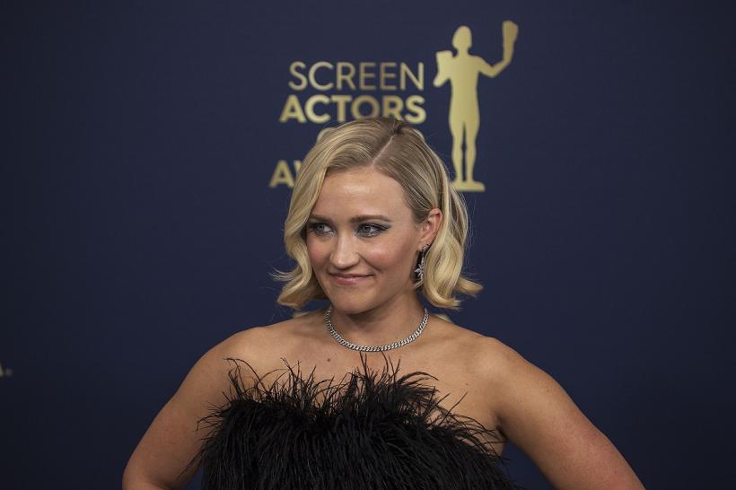 Actrița Emily Osment din serialul „Hannah Montana” a divorțat de muzicianul Jack Farina