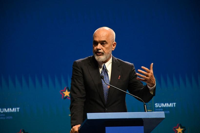 Albania numește un „ministru” AI pentru achiziții publice, în lupta cu corupția