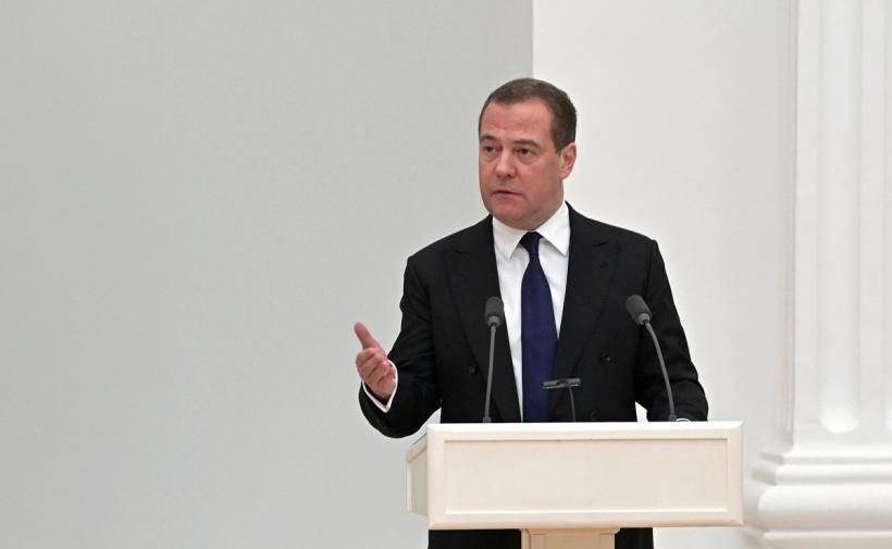 Medvedev „gură spartă”, decorat de ziua lui de către Putin 18971903