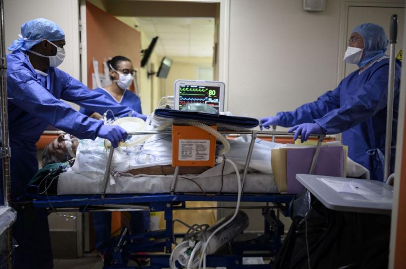 Tragedie la Spitalul Județean de Urgență Reșița. Un bărbat, care urma să fie internat, a murit după ce i s-a făcut rău pe scări