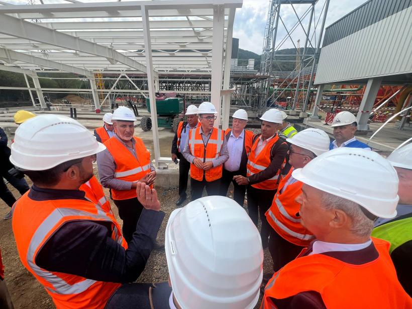 Construcția centralei Mintia este în grafic 18972102