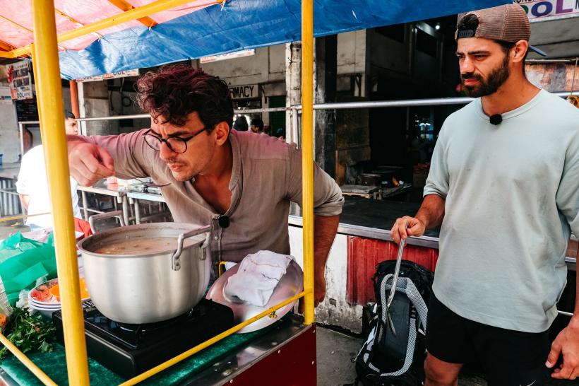 Aseară, situație fără precedent în Asia Express: o echipă a ajuns cu o oră şi jumătate înaintea Irinei la pupitru  Diseară, concurenții vor lupta și pentru imunitatea mică, într-o probă… pe gustul tuturor: ciorba rădăuțeană 18972243