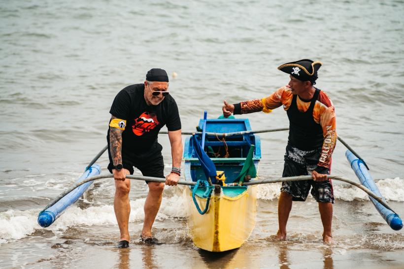 Aseară, situație fără precedent în Asia Express: o echipă a ajuns cu o oră şi jumătate înaintea Irinei la pupitru  Diseară, concurenții vor lupta și pentru imunitatea mică, într-o probă… pe gustul tuturor: ciorba rădăuțeană 18972250