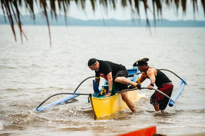 Aseară, situație fără precedent în Asia Express: o echipă a ajuns cu o oră şi jumătate înaintea Irinei la pupitru  Diseară, concurenții vor lupta și pentru imunitatea mică, într-o probă… pe gustul tuturor: ciorba rădăuțeană 18972254