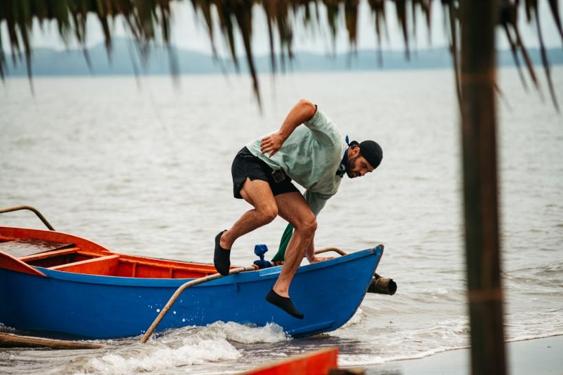 Aseară, situație fără precedent în Asia Express: o echipă a ajuns cu o oră şi jumătate înaintea Irinei la pupitru  Diseară, concurenții vor lupta și pentru imunitatea mică, într-o probă… pe gustul tuturor: ciorba rădăuțeană 18972255