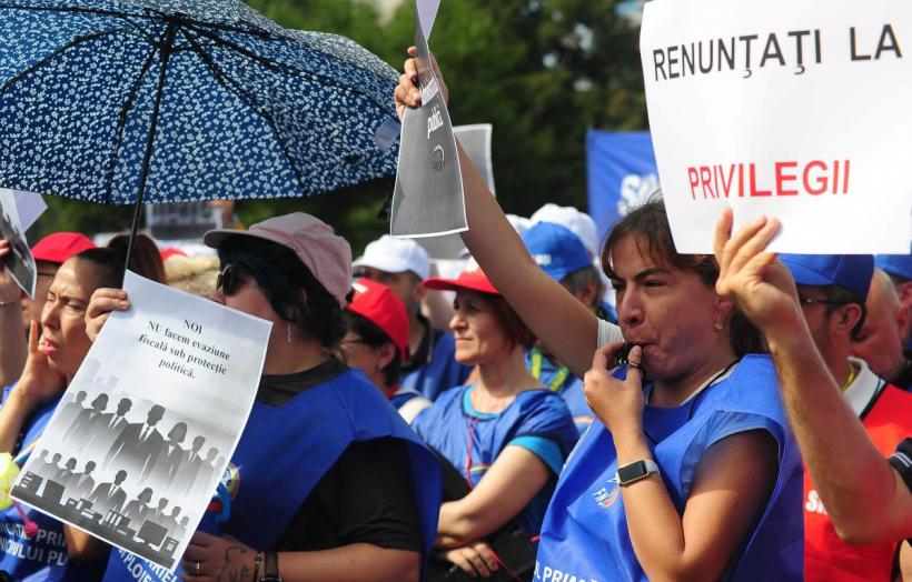 Proteste până la blocarea țării: Sinecurile se vor înlocui cu firmele de casă ale partidelor