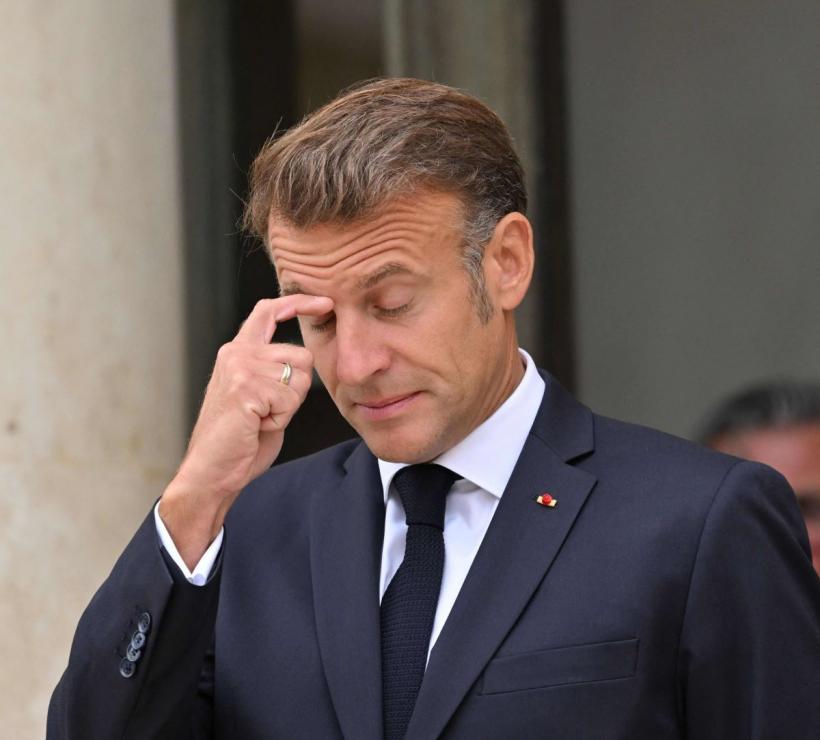 Președintele Franței, în cădere liberă în sondaje