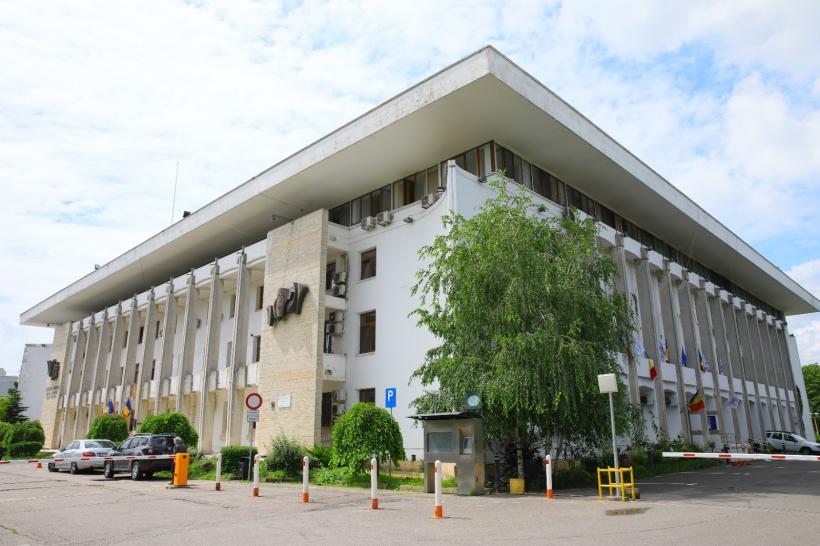 Primăria lui Vergil Chițac sparge, de la bugetul local, 19 milioane de euro pe servicii de pază 18972315