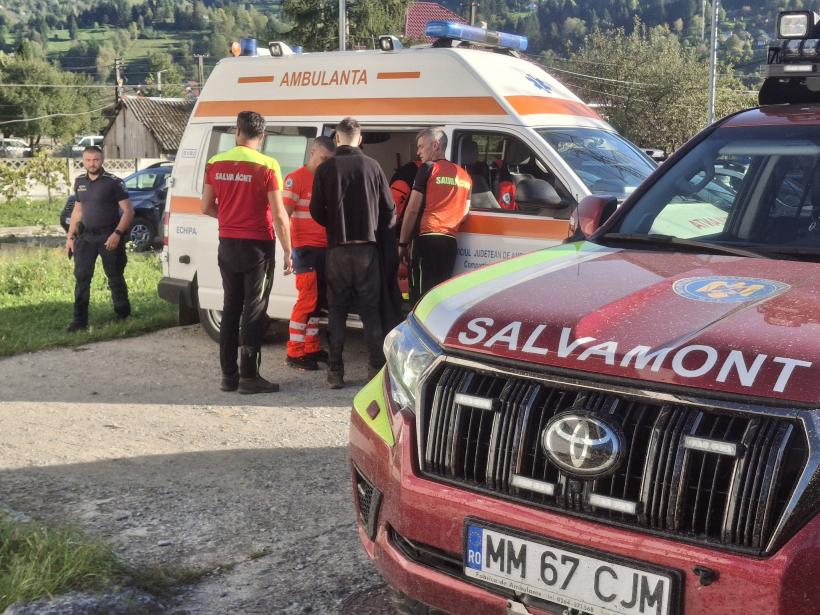 Culegătorii de ciuperci au găsit pe munte un ucrainean în stare gravă