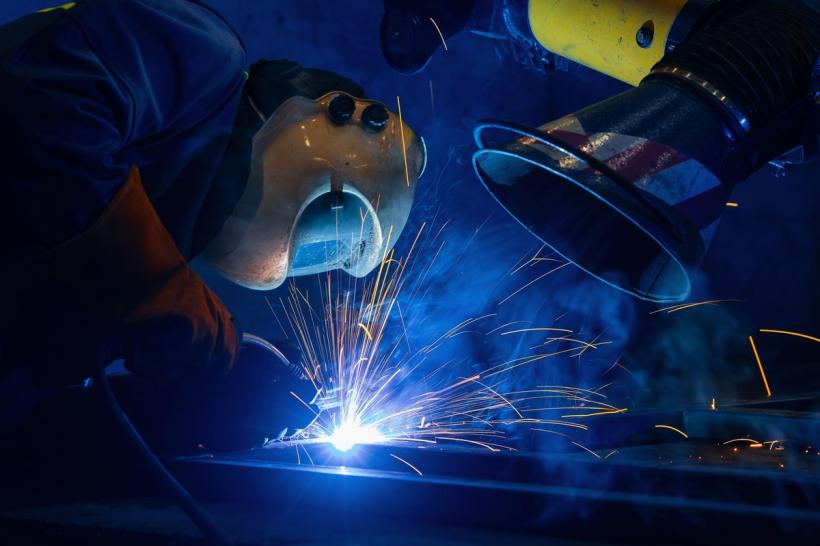 Cum alegi aparatul de sudură potrivit: MMA, TIG sau MIG/MAG