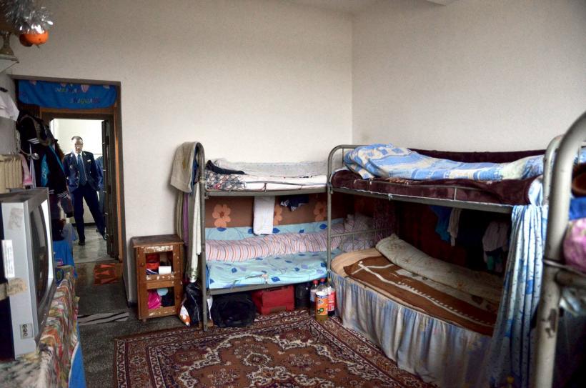 Gigi Becali „bombardează” Parlamentul cu proiecte de lege pentru deținuți. Permisii mult mai ușor de obținut și închisoarea la domiciliu