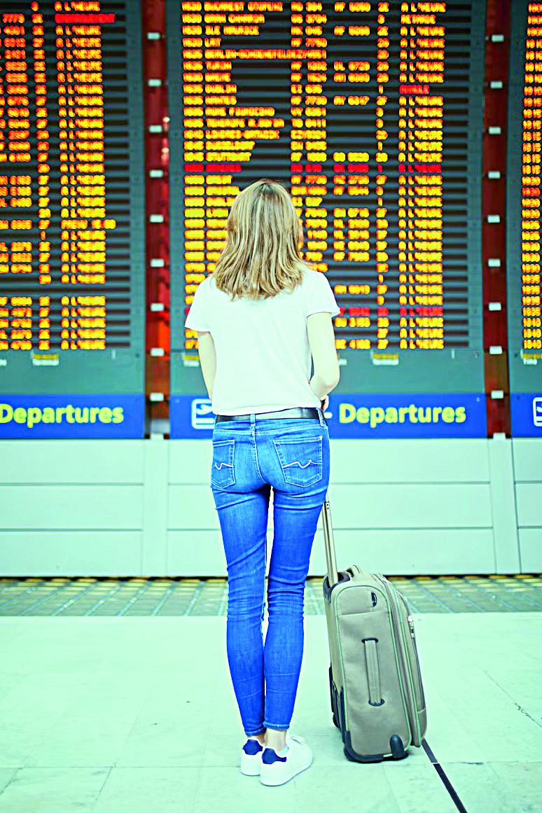 Întârzieri, greve și un zâmbet românesc după 26 de ore de zbor 18973466