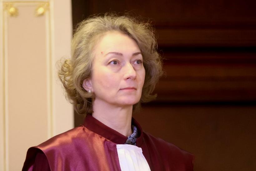 Președinta CCR, Simina Tănasescu: &quot;Avocatul poate fi și un educator civic&quot;