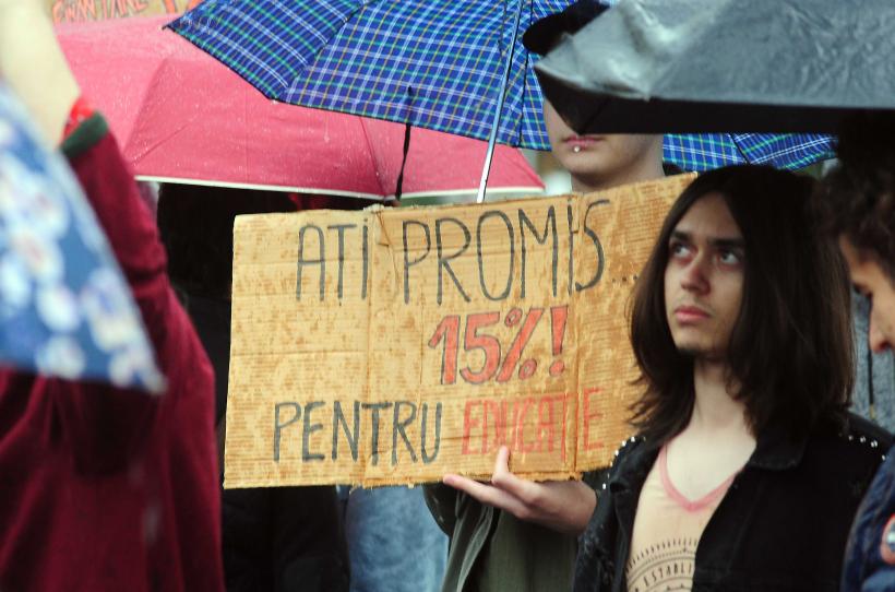 Anul universitar începe cu proteste studențești în marile orașe 18973975