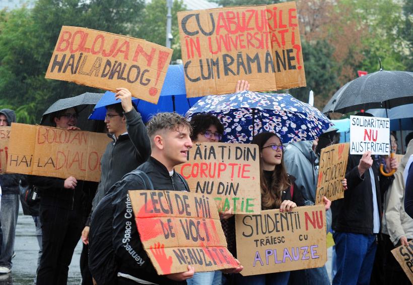 Anul universitar începe cu proteste studențești în marile orașe 18973981