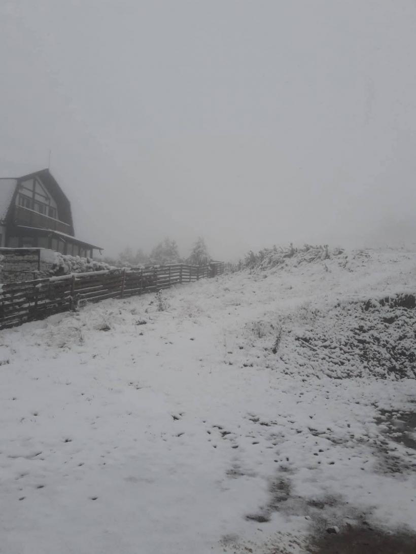 Decor de basm pe munte, dar salvatorii avertizează: Muntele este magnific, dar impune respect 18974004