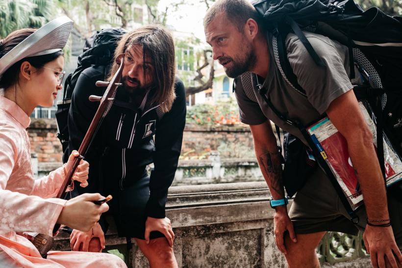 Asia Express – Drumul Eroilor ajunge în Hanoi. Concurenții se luptă diseară, de la 20.30, pentru imunitatea mica. Emisiunea, lider detaşat de audiență 18974102