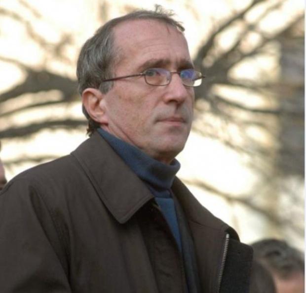 Valentin Ceaușescu este bolnav și nu are bani pentru tratament. El cere ajutorul statului român