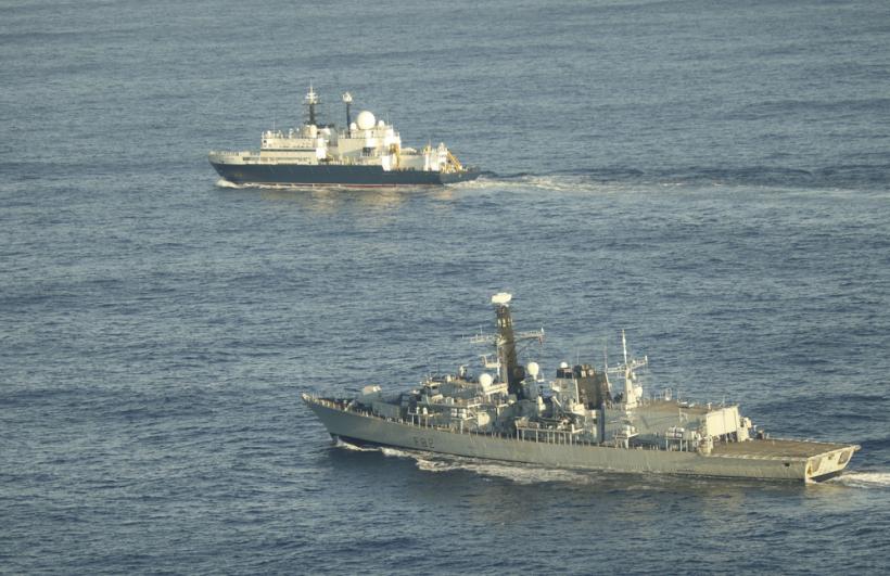 Doi membri din flota-fantomă a Rusiei au fost arestați preventiv