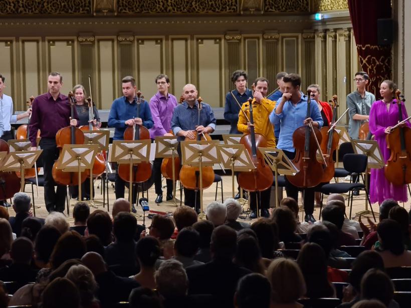 Marin Cazacu și Violoncellissimo pornesc în luna octombrie în cel de-al 7-lea Turneu Național „Clasic la puterea a treia”. Concert la Ateneul Român pe 26 octombrie 18974485