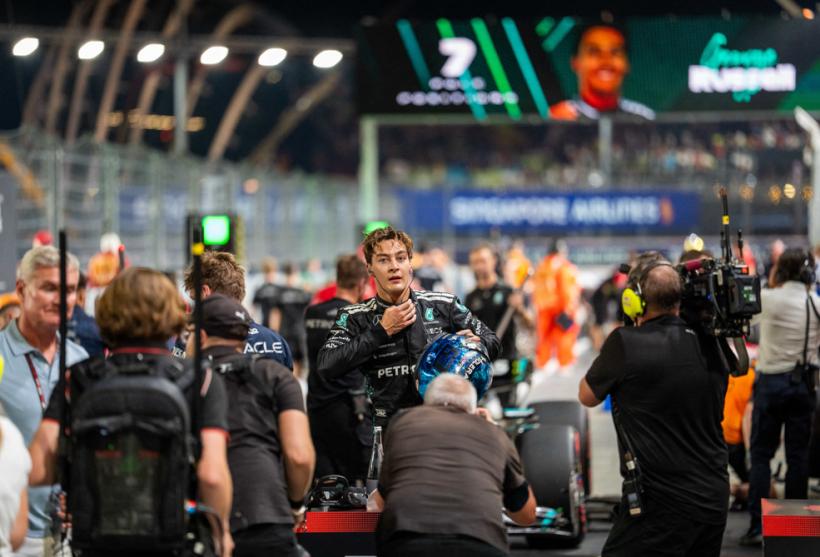 George Russell, pole spectaculos la Singapore. Mercedes surprinde în fața Red Bull și McLaren 18974728