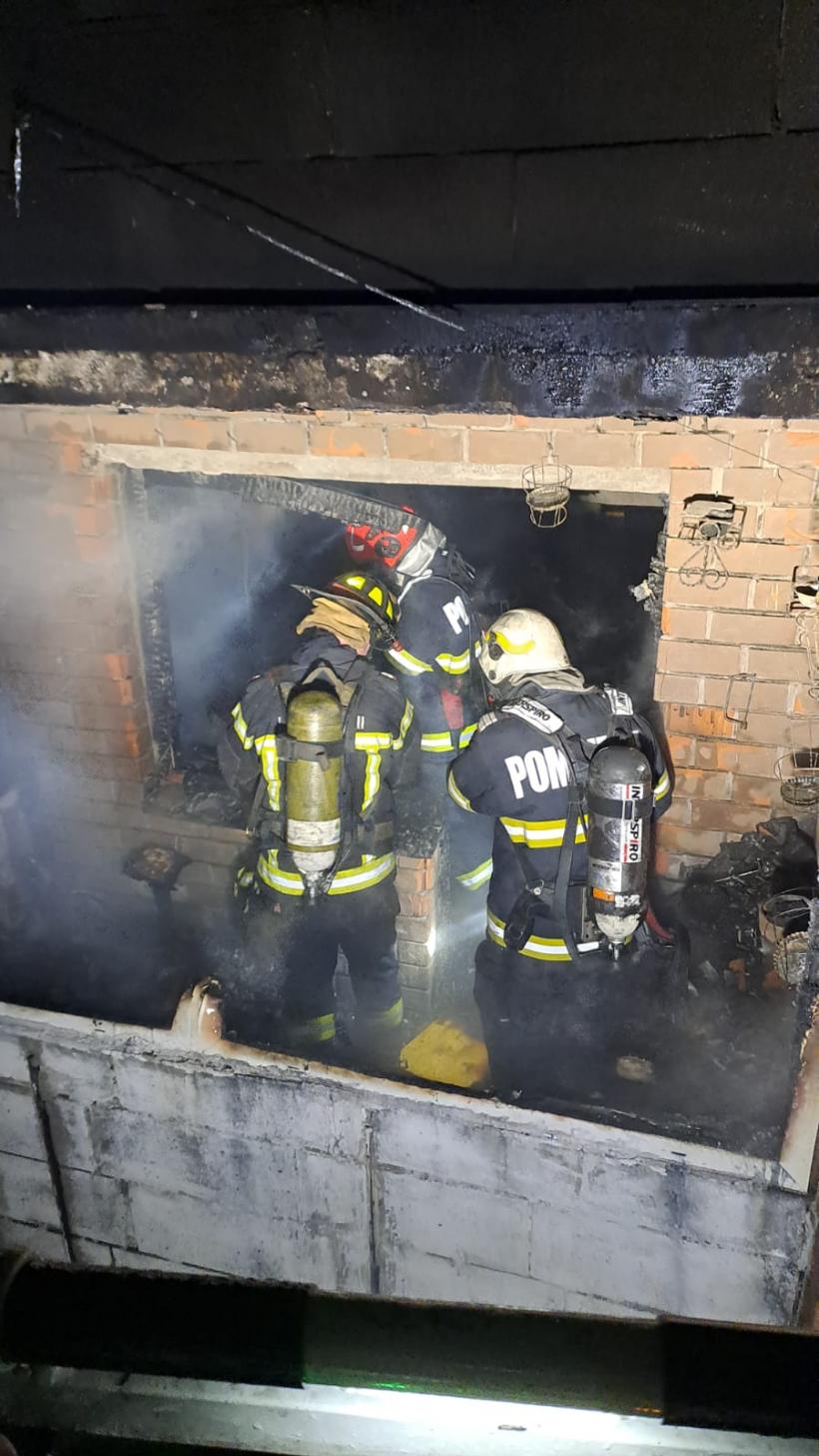 Incendiu cu victime într-un apartament din Arad, la etajul 9 18974723