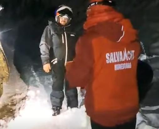 Turiști polonezi, blocați în zăpadă, într-un gol alpin din zona Plaiul Muierii