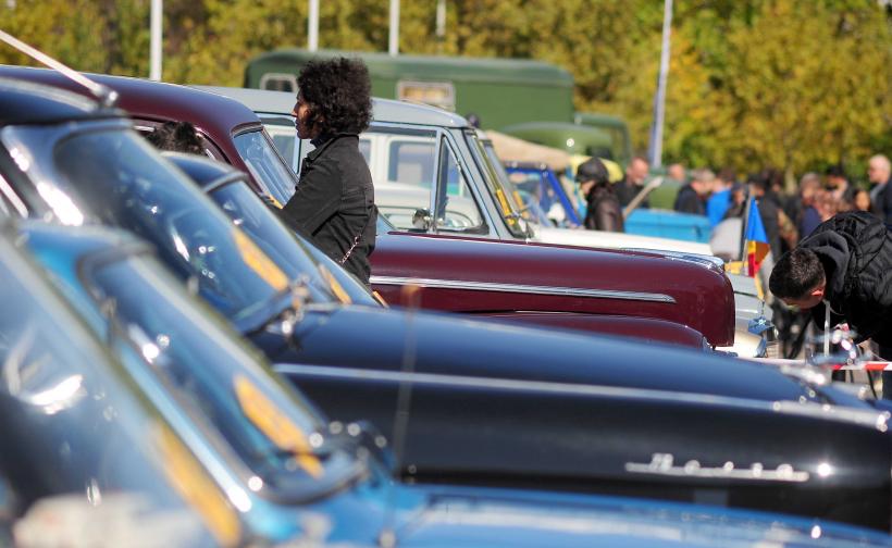 Mașinile socialiste cuceresc din nou Bucureștiul: Retromobil Club România prezintă ediția a V-a „Socialistele Orașului” 18974786