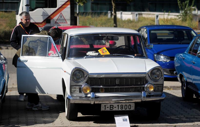 Mașinile socialiste cuceresc din nou Bucureștiul: Retromobil Club România prezintă ediția a V-a „Socialistele Orașului” 18974804