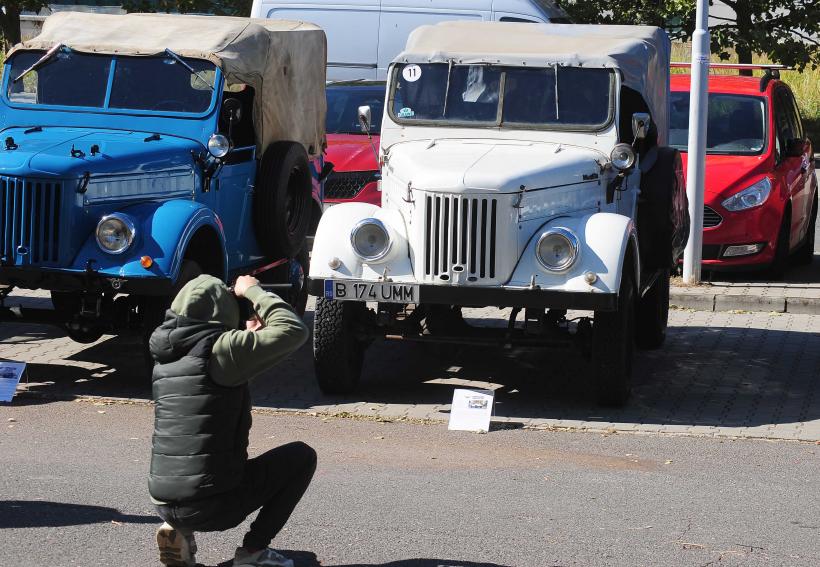 Mașinile socialiste cuceresc din nou Bucureștiul: Retromobil Club România prezintă ediția a V-a „Socialistele Orașului” 18974807