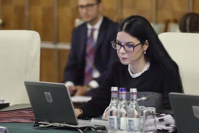 Legăturile dintre Ana Birchall, Ron Aledo și tabletele STS pentru alegeri