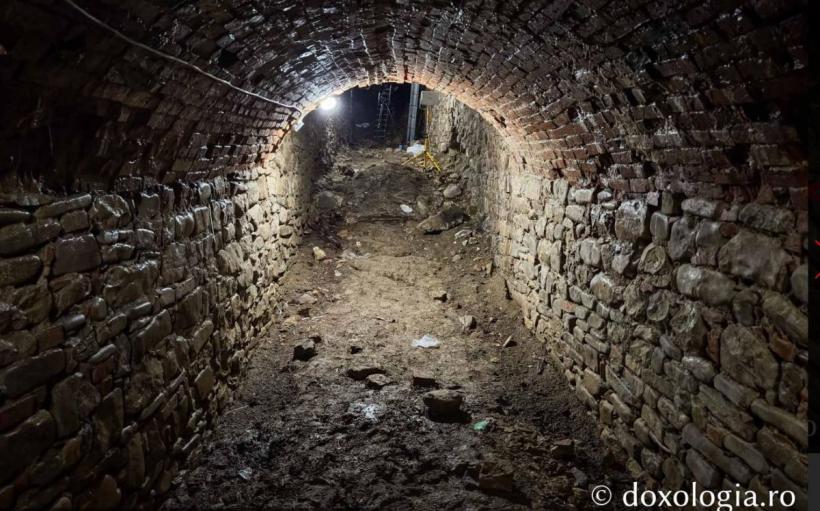 Descoperire istorică: Tunel subteran din epoca medievală confirmă legendele despre Mănăstirea Neamț
