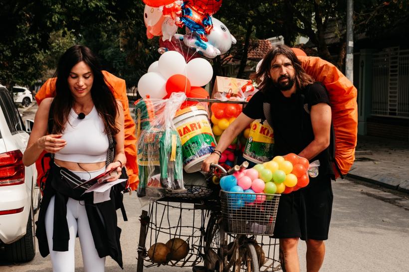 Schimb de echipe spectaculos în cel de-al doilea episod al etapei din Asia Express - Drumul Eroilor. Emisiunea a fost lider de audiență 18974887