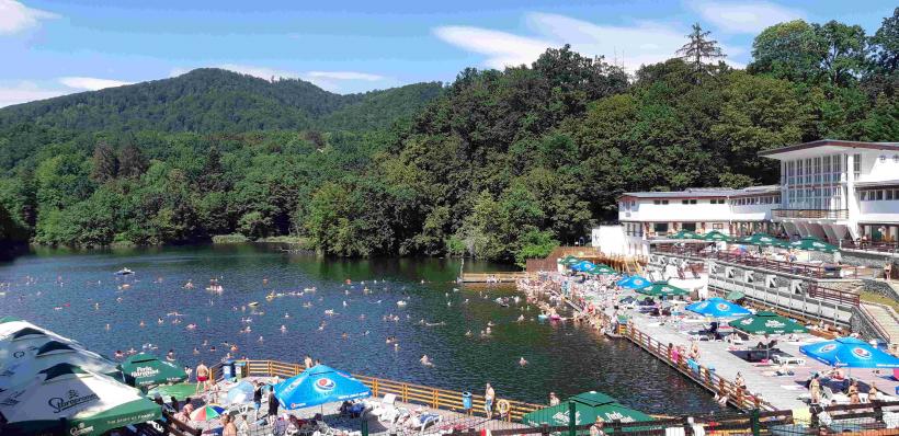 Cazinourile, scoase din marile orașe și mutate la Olănești sau Sovata 18974968