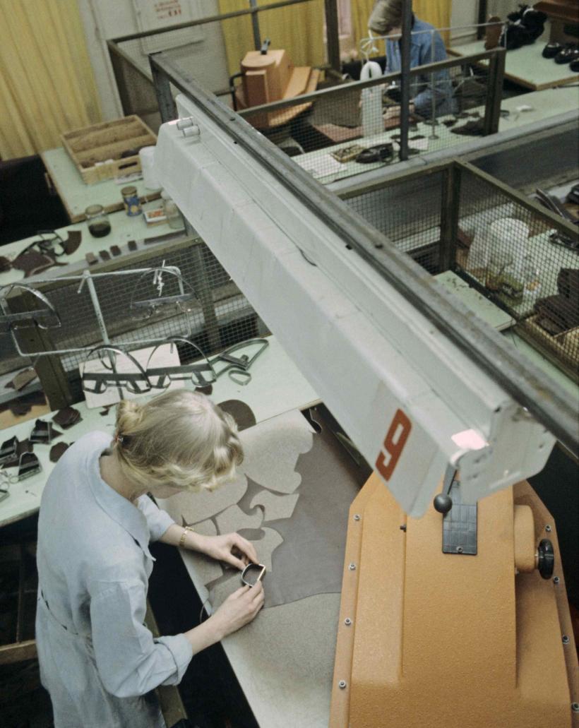 Faceți concedieri? Vă schimbați afacerea? Patronii, întrebați cum rezistă „Pachetelor”. România este în topul UE al falimentelor 18975212