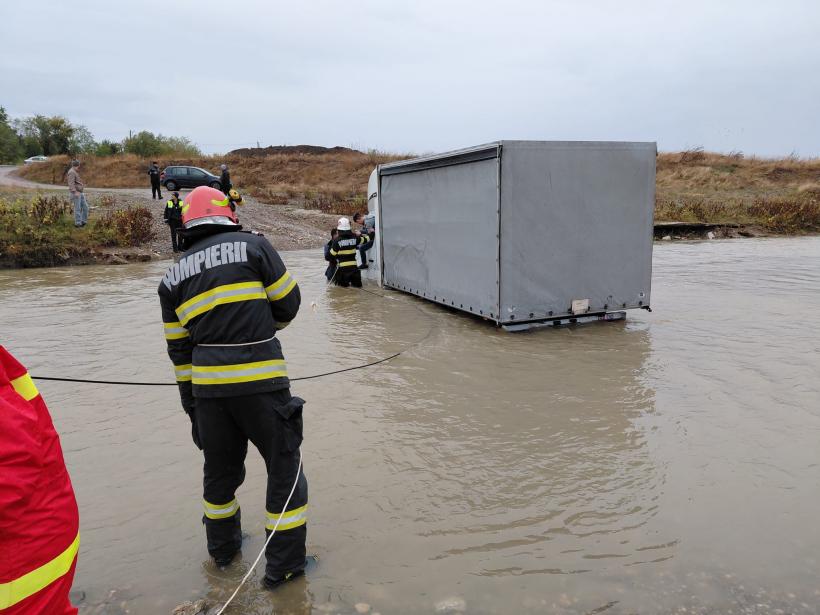 Peste 20.000 de gospodării, fără curent din cauza fenomenelor meteo severe 18975394