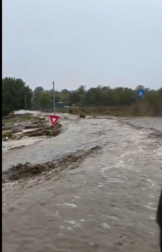 Viitură la Tulcea: Circulație restricționată pe DJ 222A, între Nifon și Hamcearca