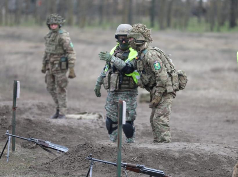 Tancul românesc Bizonul, modernizat și abandonat. Armata dă 6,5 miliarde € pe blindate americane „de șes” 18975359