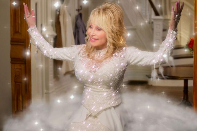 Dolly Parton şi-a liniştit fanii după ce sora sa le ceruse cu o zi înainte să se roage pentru artistă
