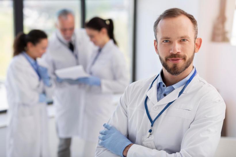 Reguli noi pentru clinici și spitale. Adio, reclame cu „cei mai buni medici”!