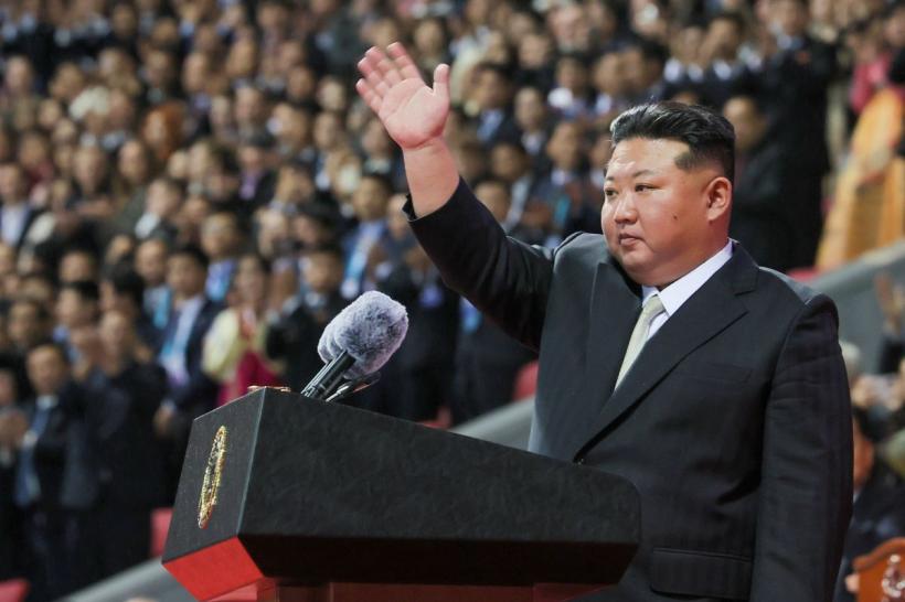 Coreea de Nord a prezentat noua rachetă intercontinentală la o paradă militară