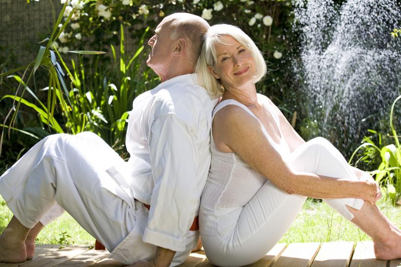 Longevitatea femeilor: De ce trăiesc mai mult decât bărbații?