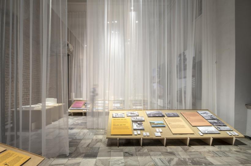 Se încheie Expoziția Utopie la Marea Neagră, 1955-1989. O piesă de(spre) arhitectură în 5 acte de la Muzeul de Arhitectură din Varșovia