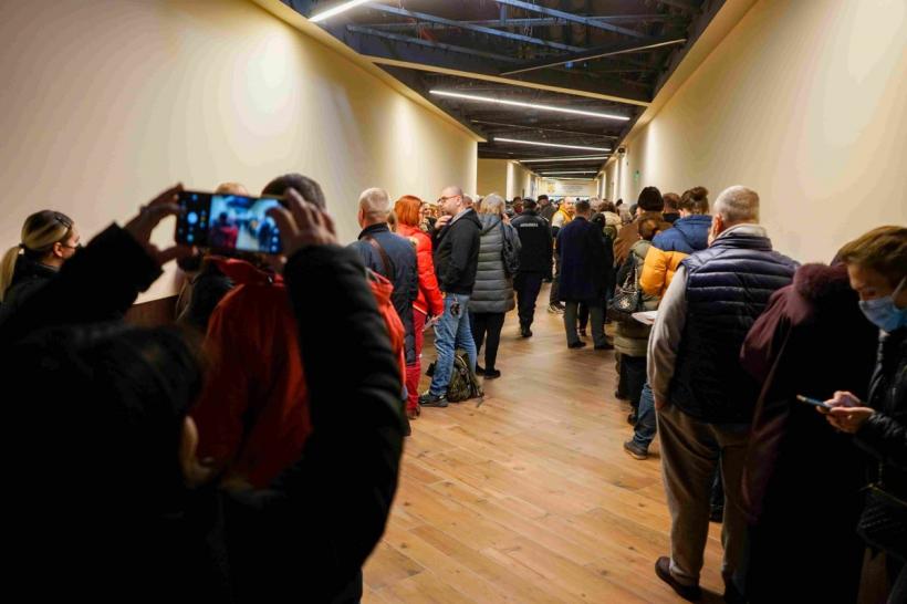 Inteligența Artificială și roboții, gata să apară la ghișee: 240 de procese-cheie din administrația publică vor fi automatizate